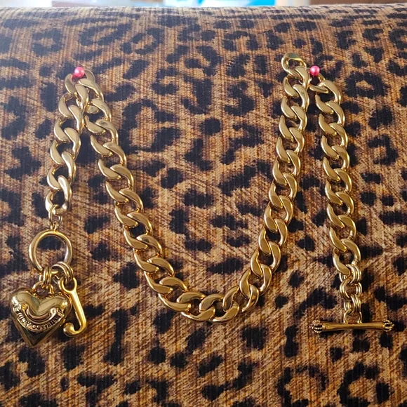 Juicy Couture Gold Chunky Chain Toggle Heart Pendant Necklace - Picture 2 of 8